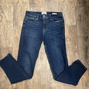 Frame denim le skinny Jeanne crop, size 28, inseam is 26, excellent condition